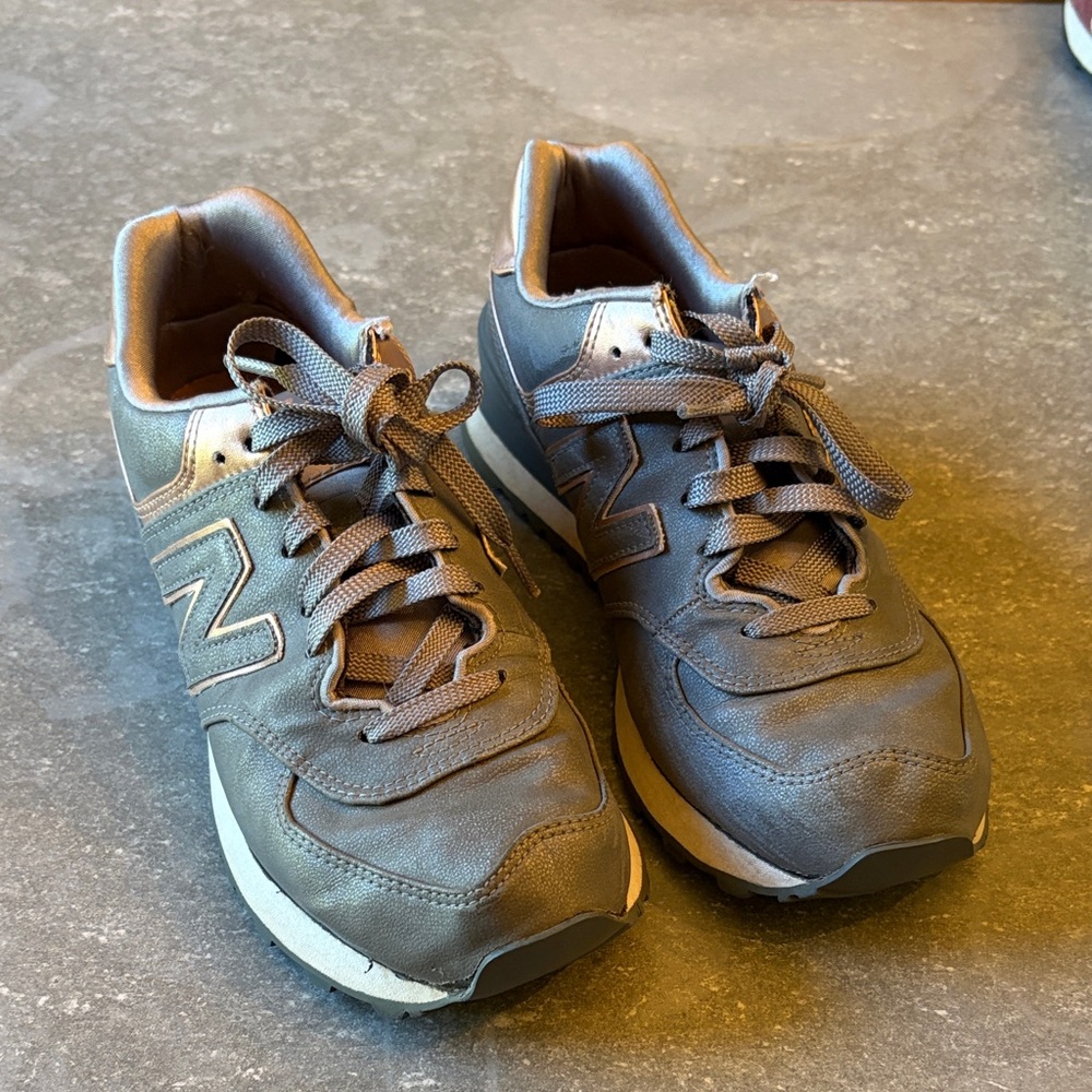 New Balance 574 Women’s Gray & Rose Gold Sneakers